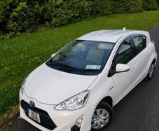 Toyota Aqua Hybrid Autimatic White Economical