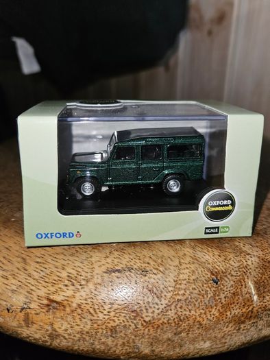 Oxford Diecast Land Rover Defender 1.76 Scale