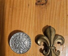 British World War 11 King's Badge For Loyal Service. Plus  A British Military Manchester Regiment Badge. Both In Good Condition See Photos For Same.