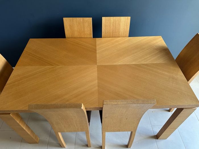 Table & Chairs