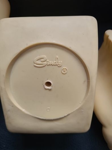 Vintage Sindy furniture