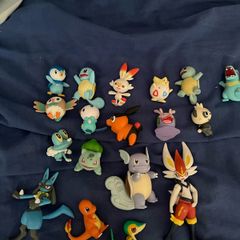 pokemon figure lot