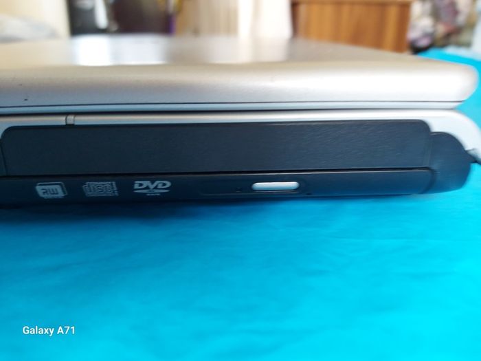 HP Pavilion zv6000, Windows XP, in excellent cosmetic condition, A Genuine real Blast from the past