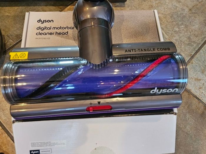 Dyson V15 absolute