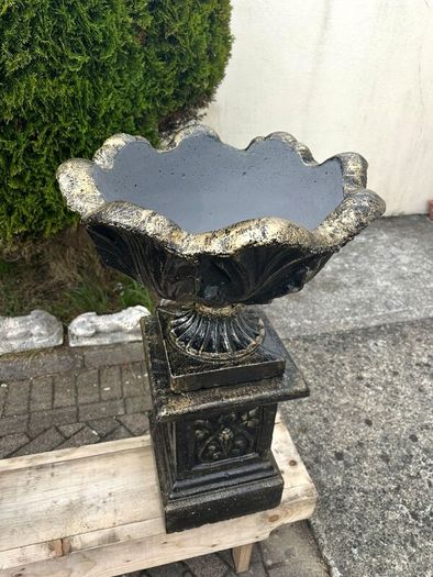 Garden planter on plinth antique Style