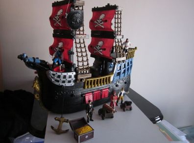 Fisher Price Imaginext Black/Red Pirate Ship 2006