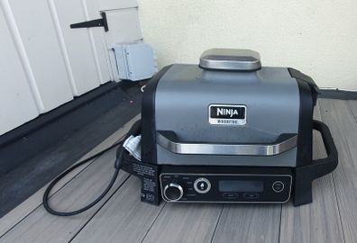 Ninja barbeque & smoker