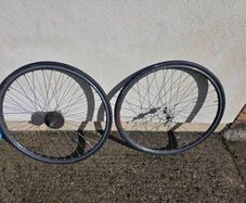 9 speed Mavic/Shimano wheelset