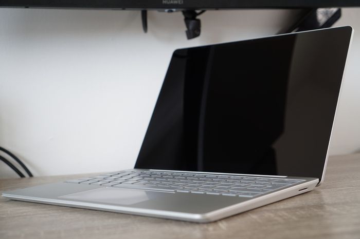 Microsoft Surface Laptop Go | Core i5 | 16GB RAM | 256GB | 100% sRGB Touch