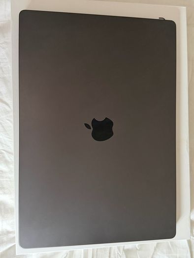 Macbook Pro (16" M5 Pro 1tb Ssd 24gb Ram)