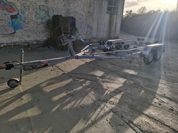 Boat trailer