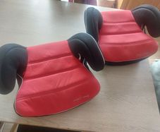 2 booster seats