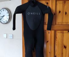 O'Neills Reactor II 5/3 Children's Wetsuit. Age 4,5,6,7,8