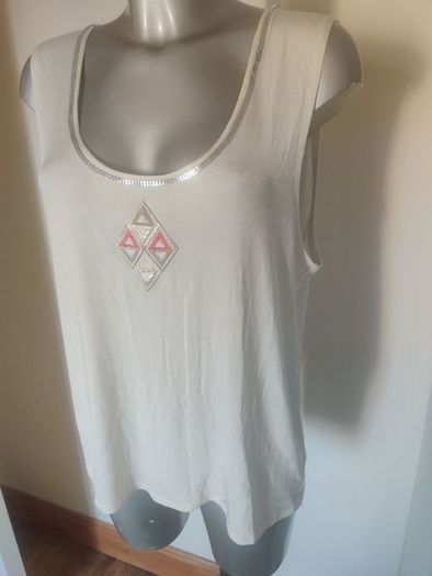 Via Veneto cream detailed top size UK18/20 EU46/48 Postage included