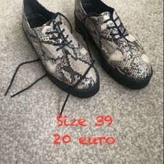shoes size 39 flatform style snake  skin  New Look