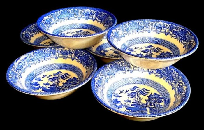 6 Vintage EIT Blue Willow Bowls-Pristine