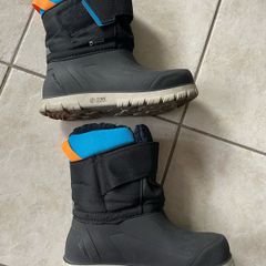 Kids Decathlon Snow Boots Size 34
