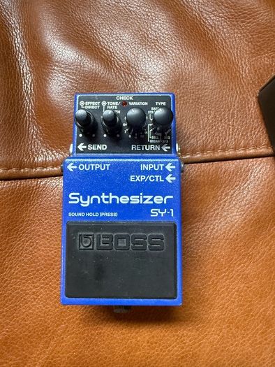 Boss SY-1