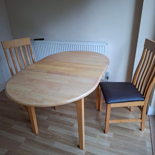 FOR FREE Solid wooden kitchen table - extendable with 4 chairs