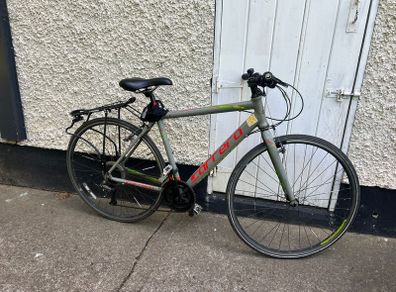Carrera road bike 52 cm
