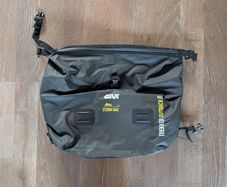 Givi waterproof luggage bag (35L)