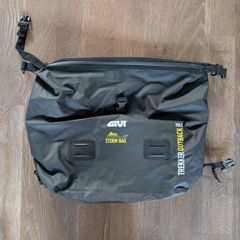 Givi waterproof luggage bag (35L)