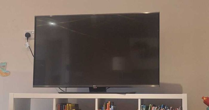 Television 49"