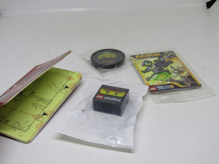 LEGO Toys R Us Rare Lot Toys R Us Lego lot Includes Special Edition 2011 Ninjago Lego brick Lego Ninjago Pop Badge Ninjago Scoring Pad And A Lego Pack Of Nexo Knights Cards