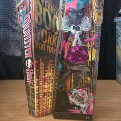Monster High Boo York Catty Noir