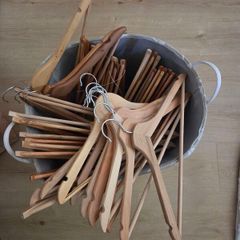 43 wooden clothing hangers
