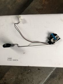 Santa Fe fuel level sensor/ sender unit
