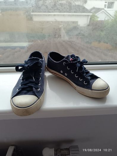 LEVI'S navy womens shoes - size IE 3 / EU 36