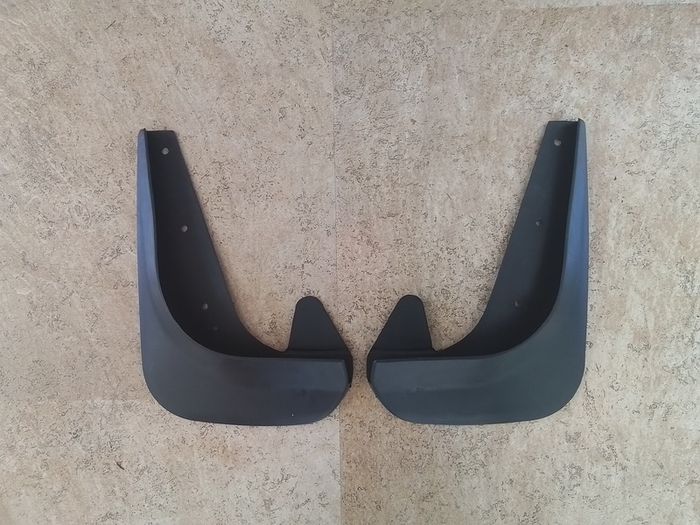 2.Universal Mudflaps.