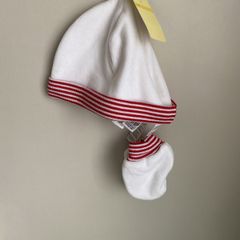 BNWT Hat and Mittens, 6-12 Mths