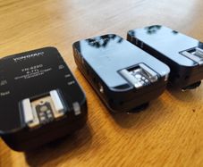 Yongnuo Wireless Flash Kit (2 Flashes + 3 Triggers) Canon