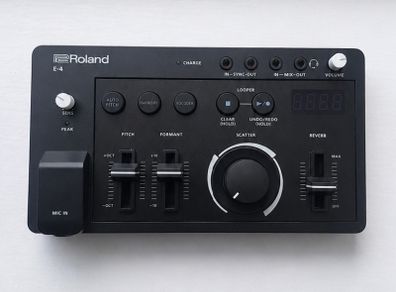 Roland AIRA Compact E-4 Voice Tweaker