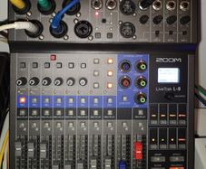 Zoom L-8 Livetrak