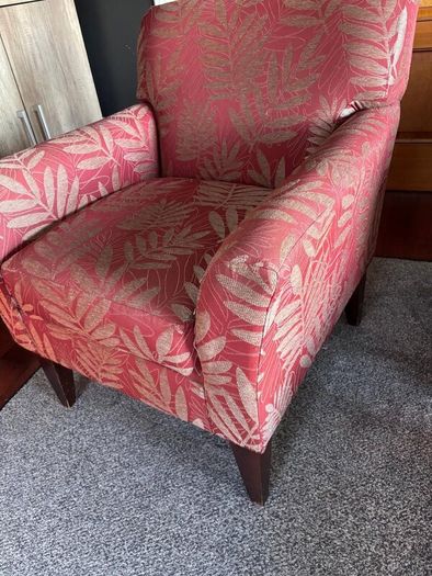 Armchair - gold/red fabric