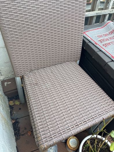 4 garden chairs