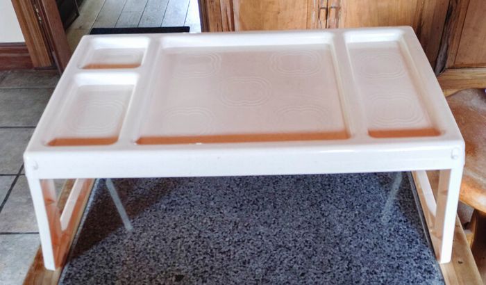 Plastic Lightweight Foldable Serving Tray (used).