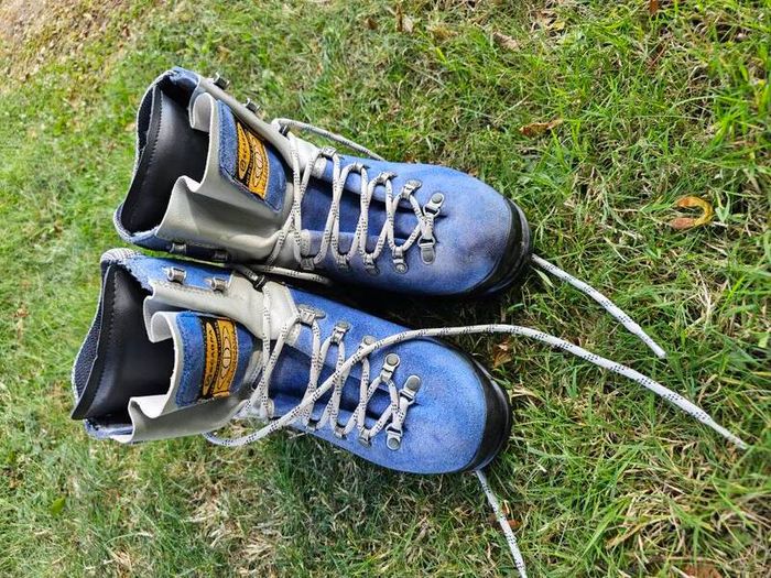 Vintage Scarpa Jura Mountaineering Boots Women's size 38
