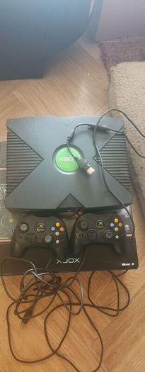 Xbox boxed 2 controllers + bundle