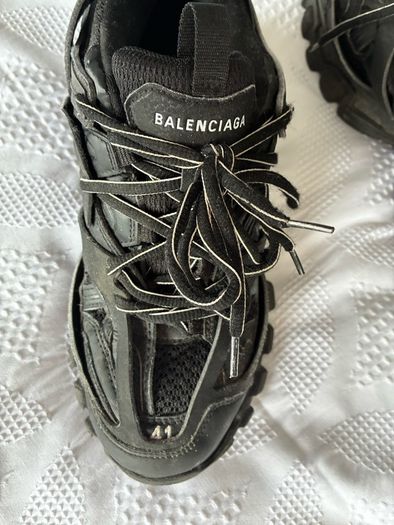Balenciaga tracks runners