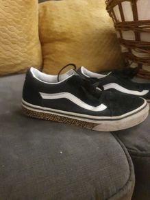 VANS Trainers .. Girls .. Size: 2 UK .. 33 EU .. Price Drop