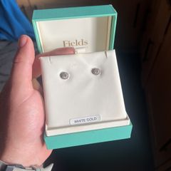 9 carat CZ earrings