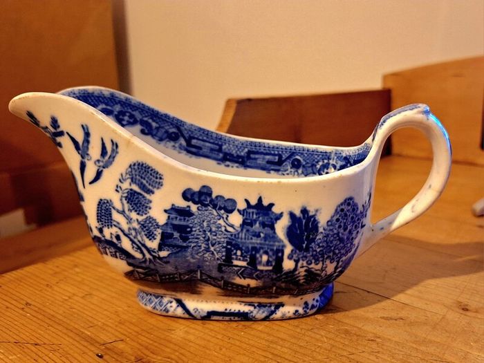 Willow pattern gravy boat