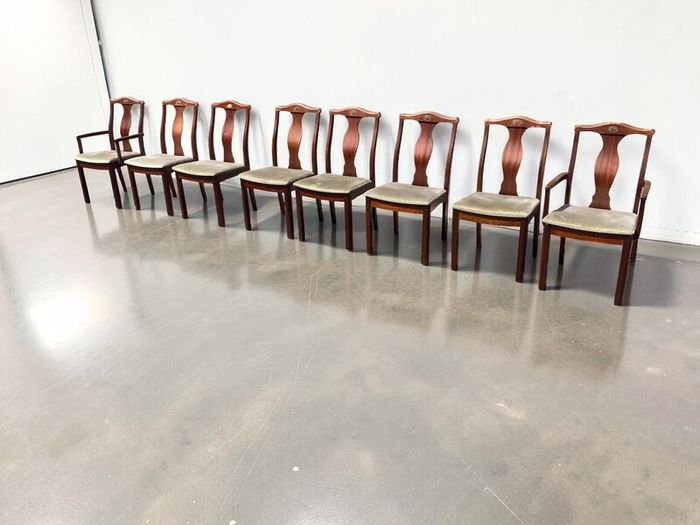 Chairs x 8 - Includes 2 Carver Chairs