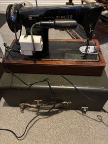 Vintage Singer Sewing Machine 201k