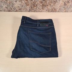 mens BUGATTI Jeans stretchy denim tapered leg navy  Size W 44  L 34 zip fly