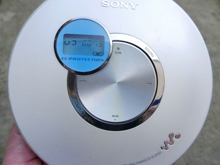 Sony CD Walkman D-EJ250 - Tested